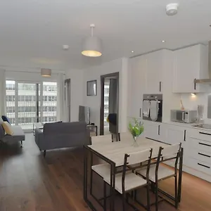 Stylish, 2-bedroom Flat, Central Flat, 11th Floor Southend-on-Sea