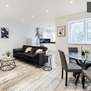 Sleek & Stylish 1Br City Centre Nr The Beach, High St & Adventure Island By Luxiety Stays Southend-on-Sea